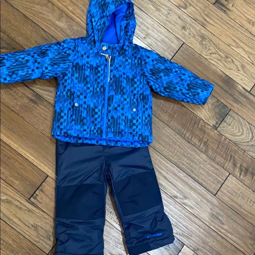 Like new 2t snowsuit